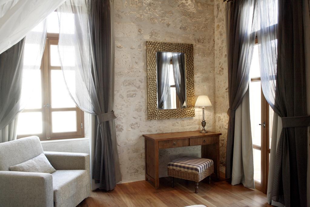 Leo Hotel Rethymno  ภายนอก รูปภาพ