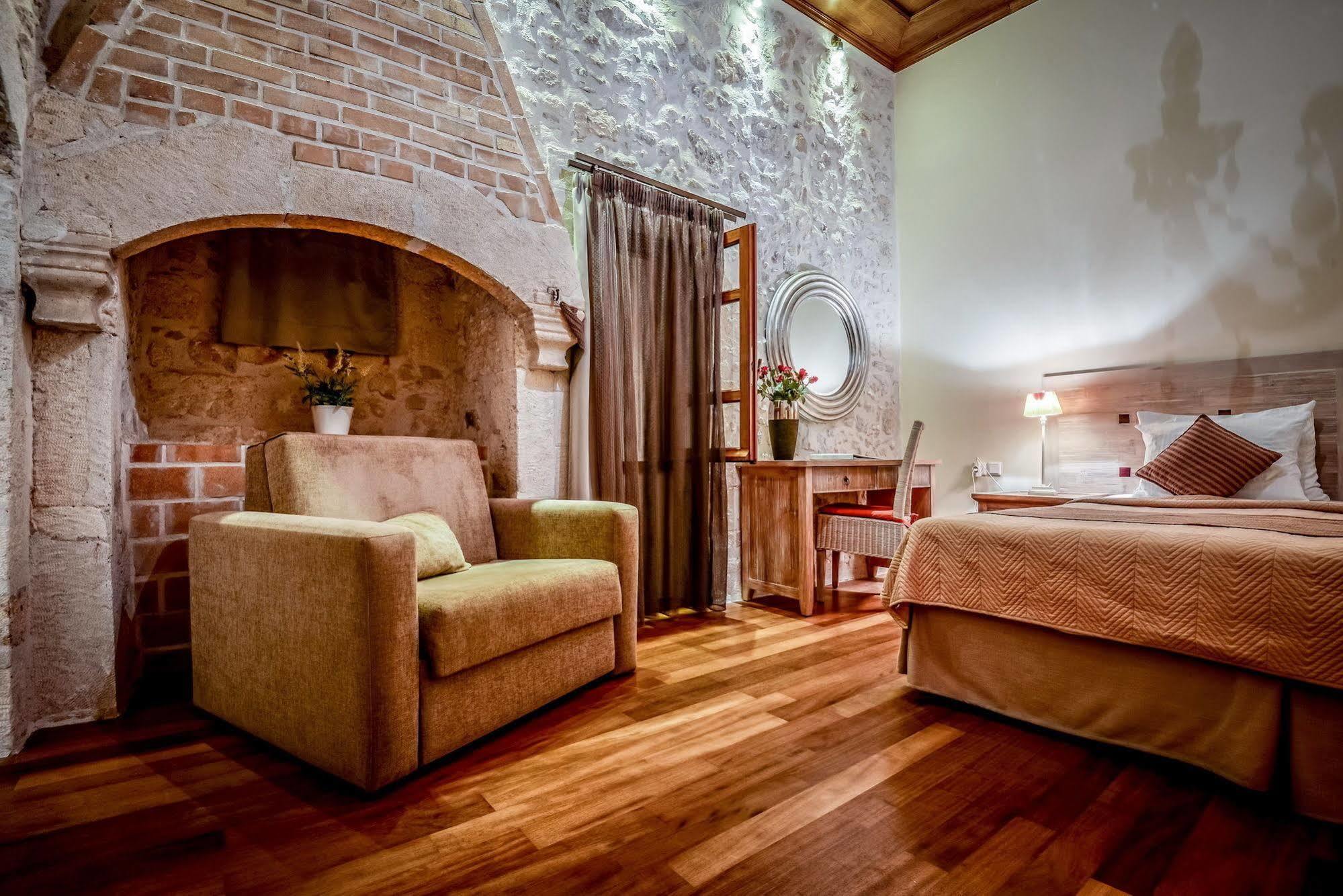 Leo Hotel Rethymno  ภายนอก รูปภาพ